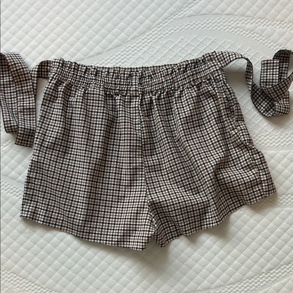 Plaid Women's Shorts with bow - Picture 3 of 5
